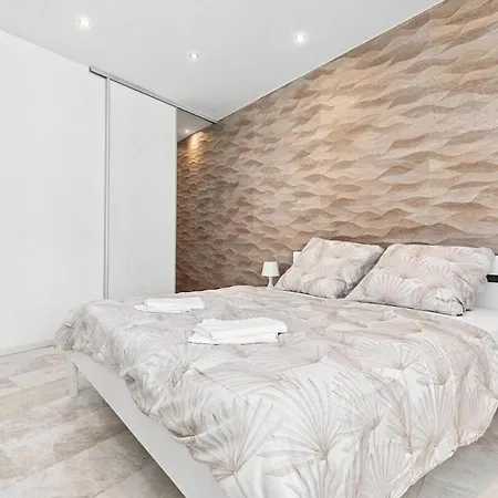 Zamocka Nest * Pressburg